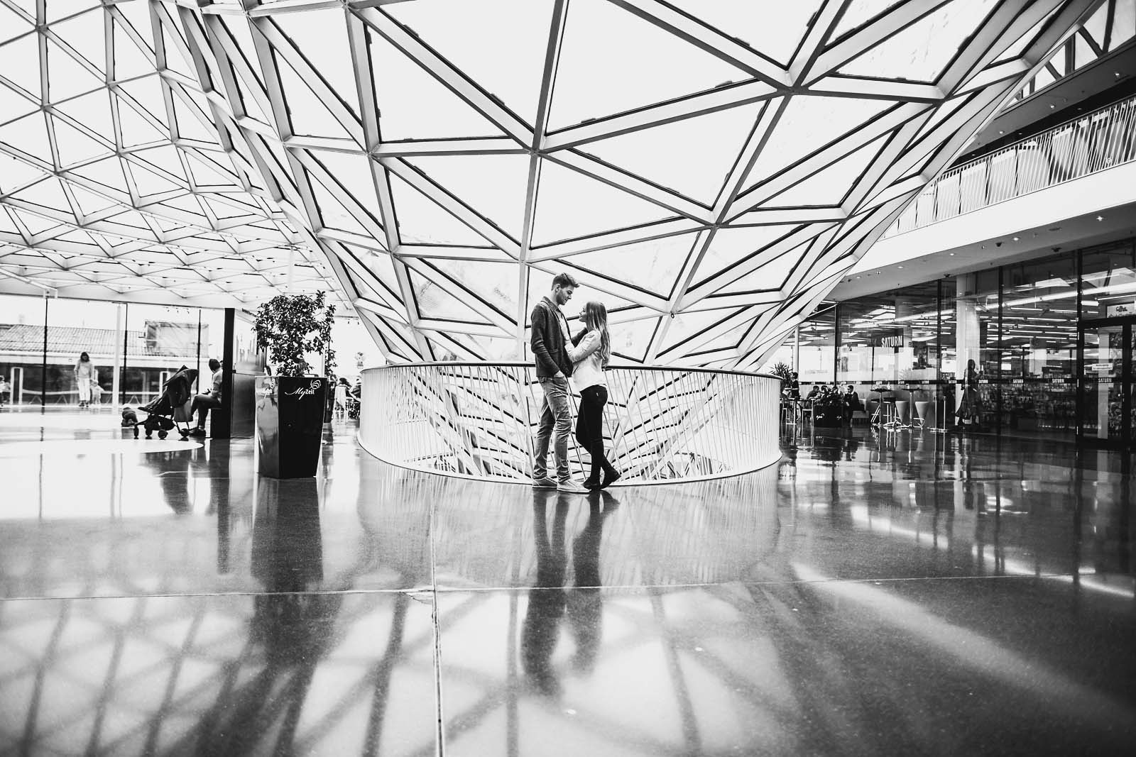 Fotograf fotografiert beim Kennenlernshooting Copyright by Hochzeitsfotograf www.berliner-hochzeitsfotografie.de