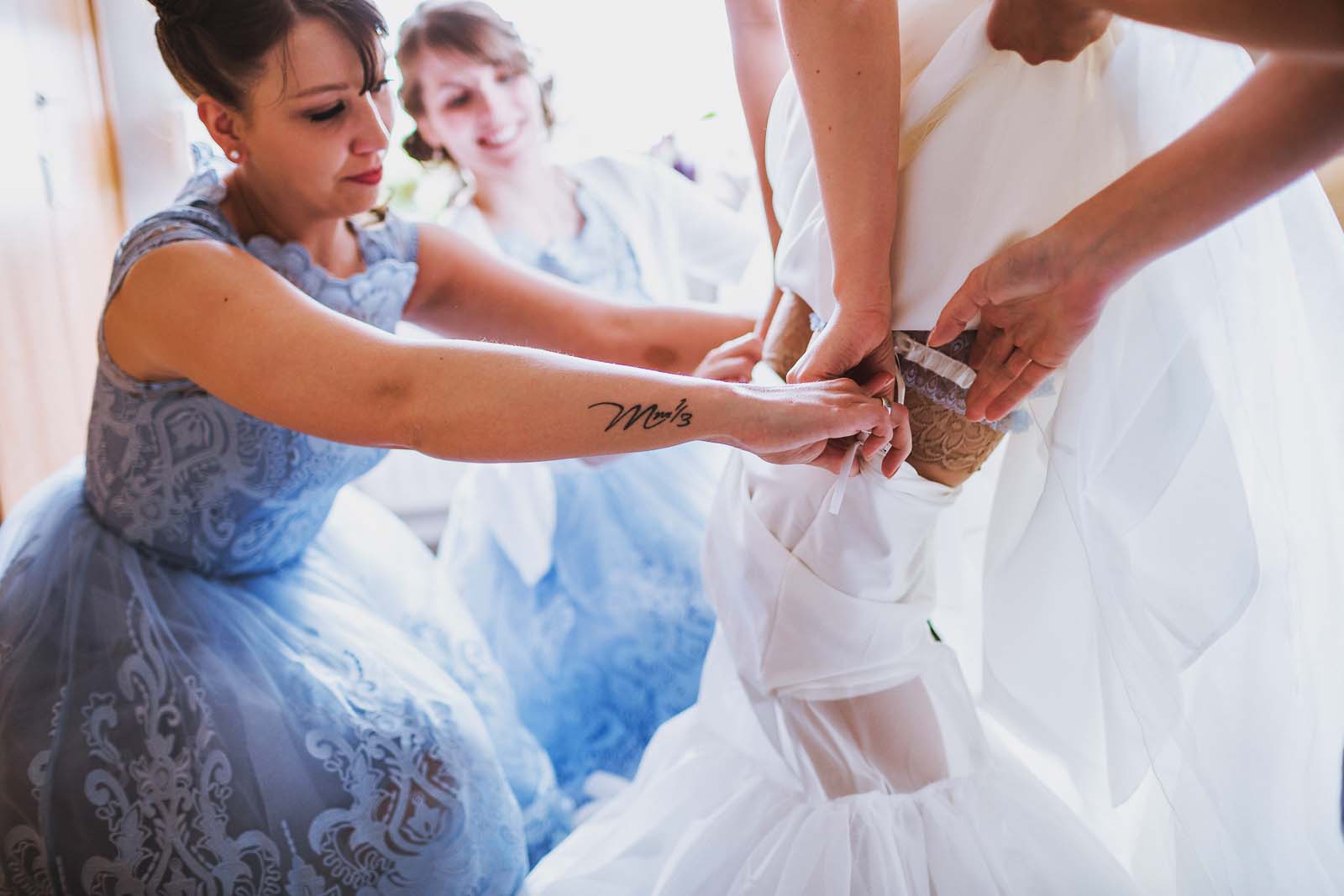 Vorbereitung Braut Hochzeit Copyright by Hochzeitsfotograf www.berliner-hochzeitsfotografie.de