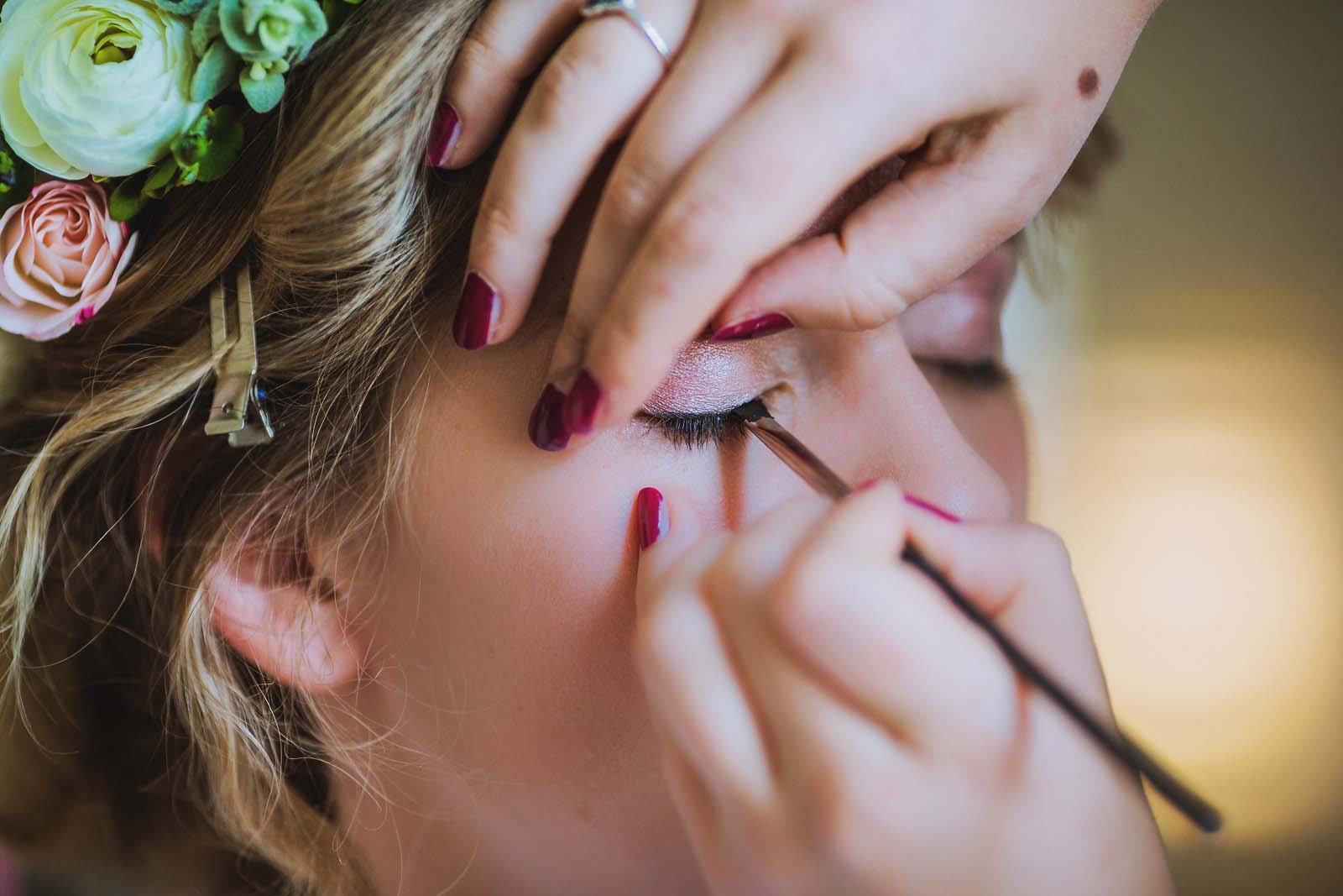 Detailfoto Hochzeit Vorbereitung Braut Copyright by Hochzeitsfotograf www.berliner-hochzeitsfotografie.de