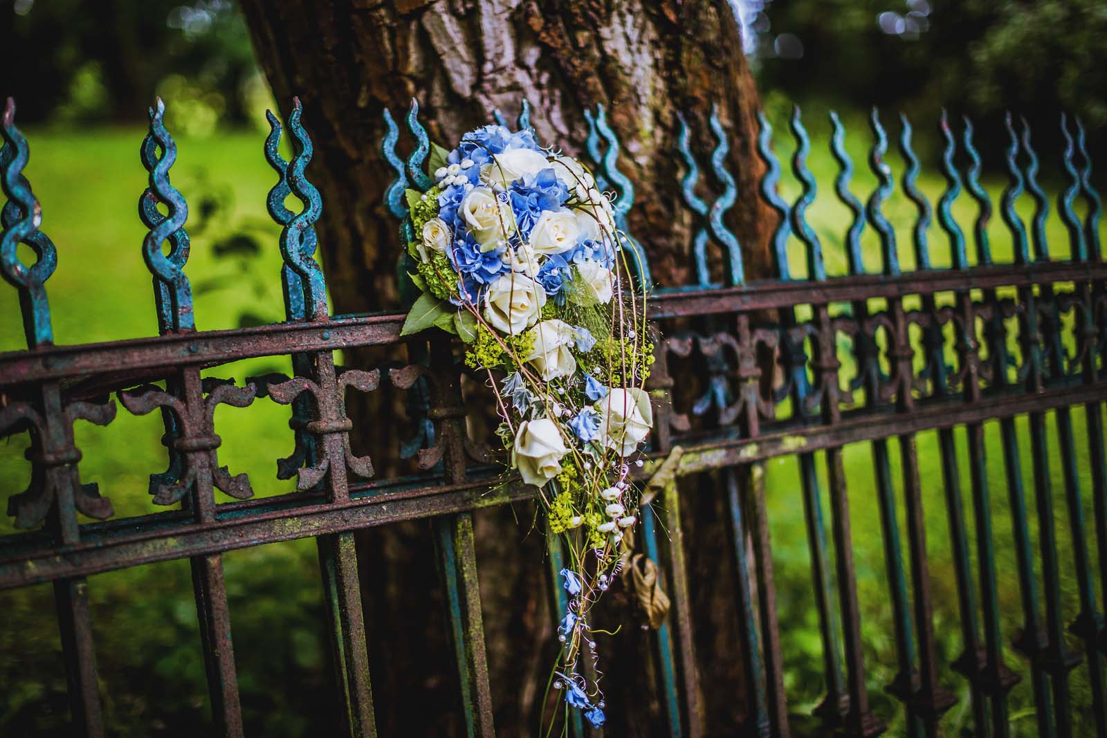 Detailfoto Brautstrauss Hochzeitsfotograf Spreewald Copyright by Hochzeitsfotograf www.berliner-hochzeitsfotografie.de