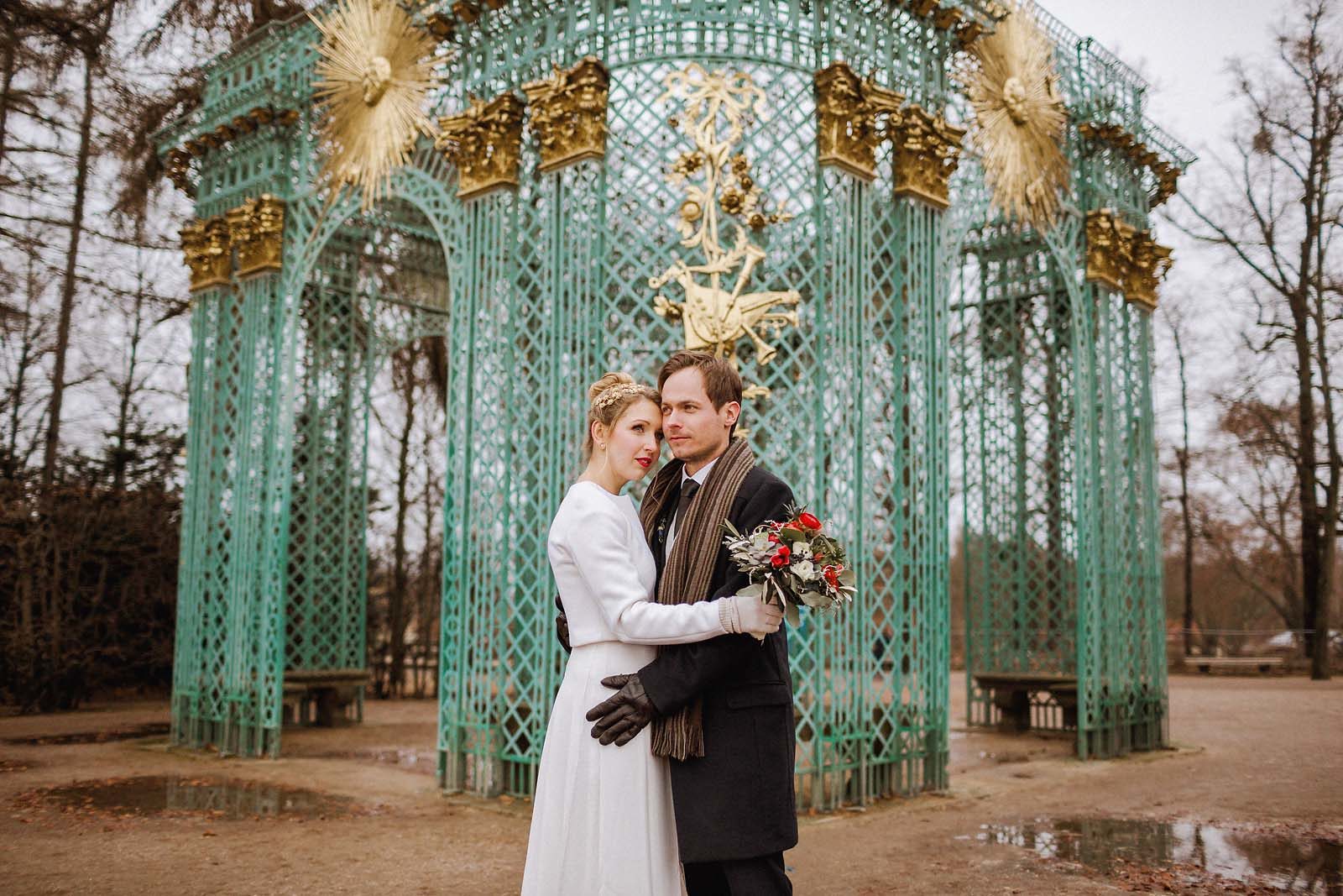 Hochzeitsfotograf Potsdam fotografiert ein Brautpaar im Schlosspark Sanssouci